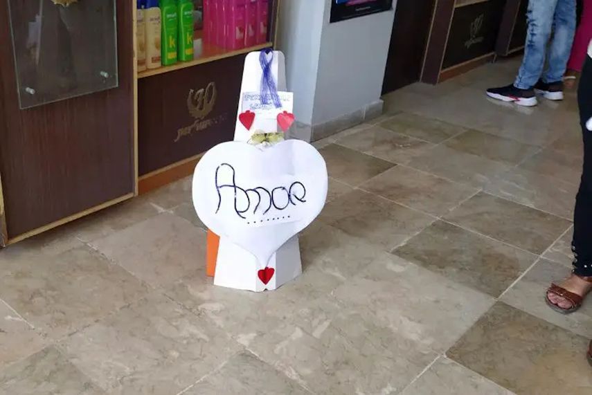 Adorno por el Día del Amor en una tienda en MLC de La Habana.&nbsp;