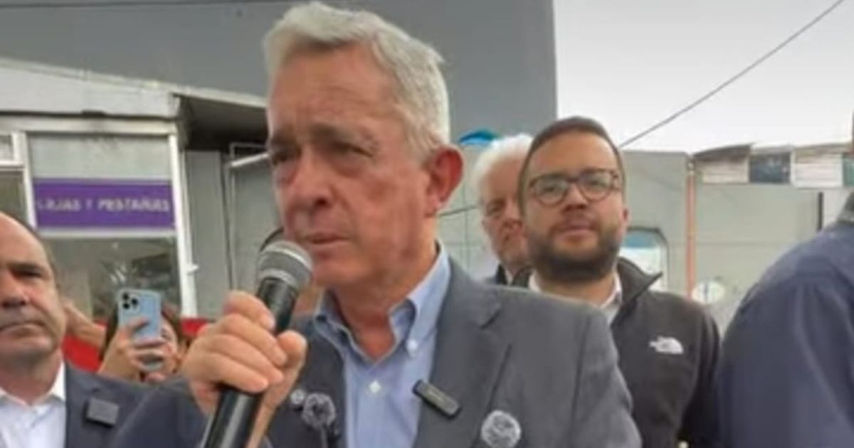 Álvaro Uribe encabeza homenaje a Miguel Uribe y aboga por un Estado “con seguridad legítima y democrática”