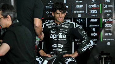 El piloto español de Aprilia Racing, Jorge Martín, reacciona durante el primer día de pruebas de pretemporada de Moto GP 2025 en el Circuito Internacional de Sepang en Sepang el 5 de febrero de 2025. Jorge Martín se perderá la primera carrera de la temporada, este fin de semana en Tailandia, debido a una lesión en su mano izquierda, anunció su equipo Aprilia el 24 de febrero de 2025.&nbsp;