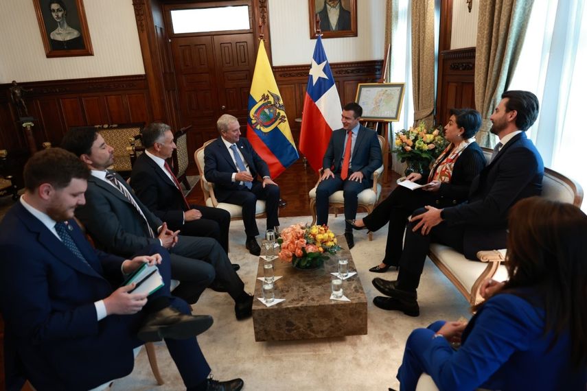 En el centro, los presidente de Chile y Ecuador, José Antonio Kast y Daniel Noboa.
