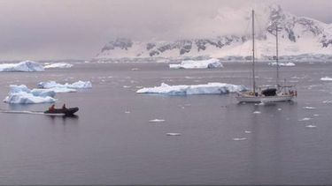 El manto occidental de la Antártida y la península de la Antártida, muy al oeste, está perdiendo volumen rápidamente dice una de las autoras de la investigación ( Foto Wikimedia)