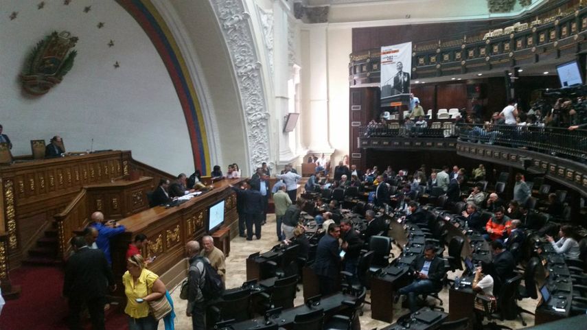 El Parlamento  venezolano agrupa a 4.500 empleados, de los cuales 1.435 están  jubilados, y todos se han visto afectados de  alguna manera por las acciones de la Alta Corte.
