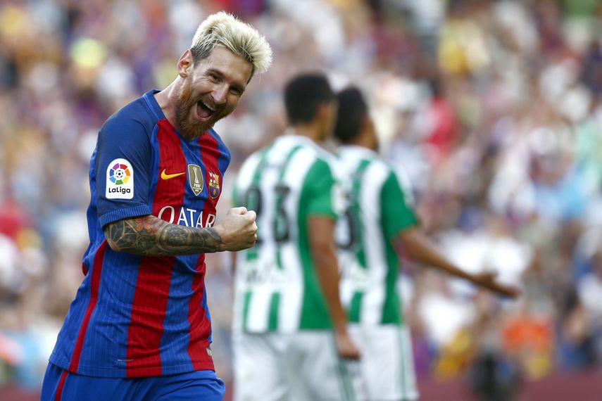 El delantero argentino del FC&nbsp;Barcelona&nbsp;Leo Messi celebra su segundo gol, quinto para su equipo durante el partido de la primera jornada de Liga en Primera División&nbsp;