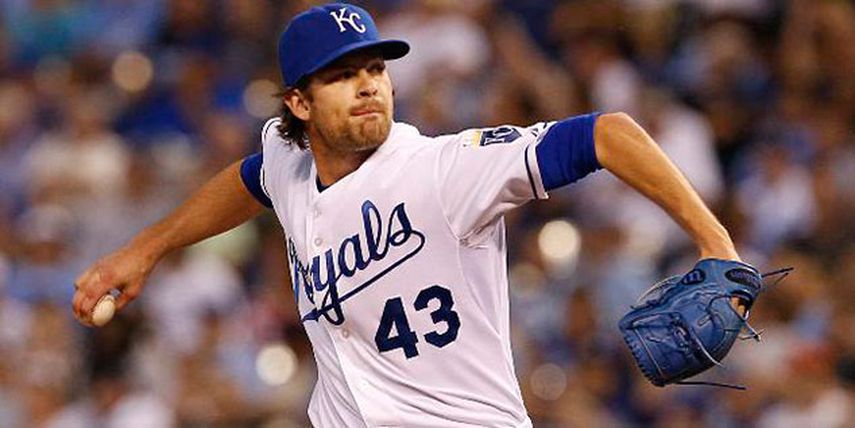 Crow perteneció a los Reales de Kansas City hasta 2014