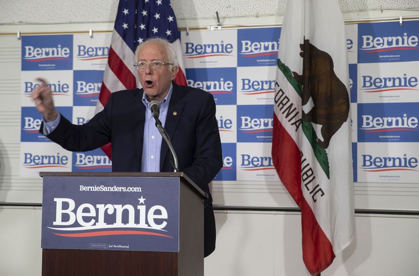 El precandidato presidencial dem&oacute;crata Bernie Sanders, senador por Vermont, habla en la secundaria Valley en Santa Ana, California, el viernes 21 de febrero de 2020.&nbsp;