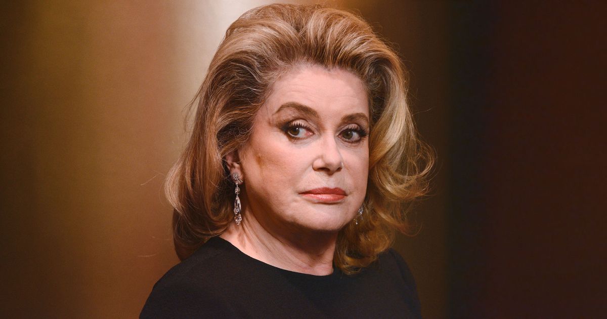 Catherine Deneuve Venderá En Enero 300 Lotes De Vestidos Yves Saint Laurent 3182