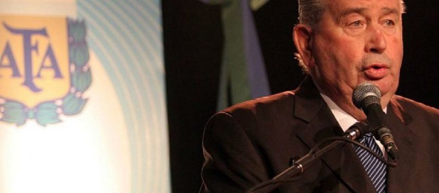 Una placa con el nombre del dirigente fue descubierta en la puerta del predio de la Asociación del Fútbol Argentino (AFA) en Ezeiza, en las afueras de Buenos Aires.