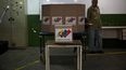 Venezolano emite su voto en las presidenciales 2024.&nbsp;