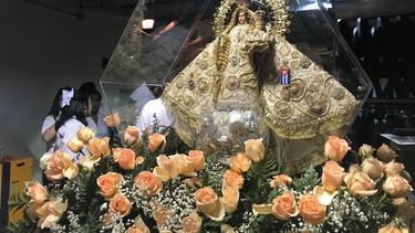 La talla que preside el altar del Santuario Nacional La Ermita de la Caridad fue traída sorpresivamente de Cuba a Miami en 1961.