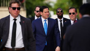 El secretario de Estado de Estados Unidos, Marco Rubio (centro), durante su visita a la India.