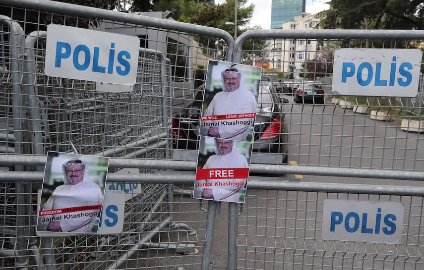Cuando se desconocía el asesinato del periodista se realizó una protesta a las puertas de la sede consular.&nbsp;&nbsp;