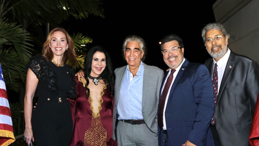 Grisel Masso, María Conchita Alonso, José Luis Rodríguez El Puma, Gustavo Garagorry, vicePresidente VBC USA y Edgar Paredes.
