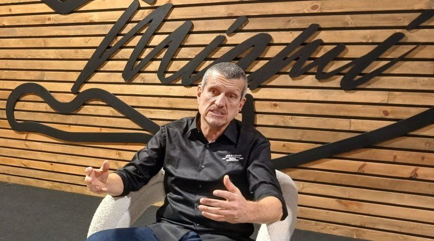 El embajador del GP de F1 de Miami, Guenther Steiner, explica los avances del evento en el Día de los Medios, el 13 de febrero del 2025.