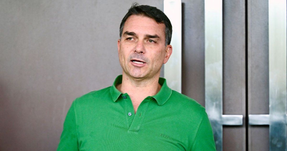 FLAVIO BOLSONARO LANZA CANDIDATURA PRESIDENCIAL BRASILEÑA