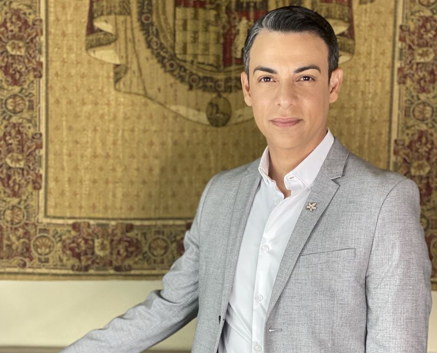 El manicurista y experto en belleza Joaqu&iacute;n Manuel.