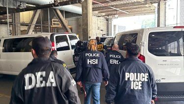 Operativo de inmigración ilegal que involucra a varias agencias estadounidenses, como ICE, FBI, ATF, HSI, y DEA.&nbsp;