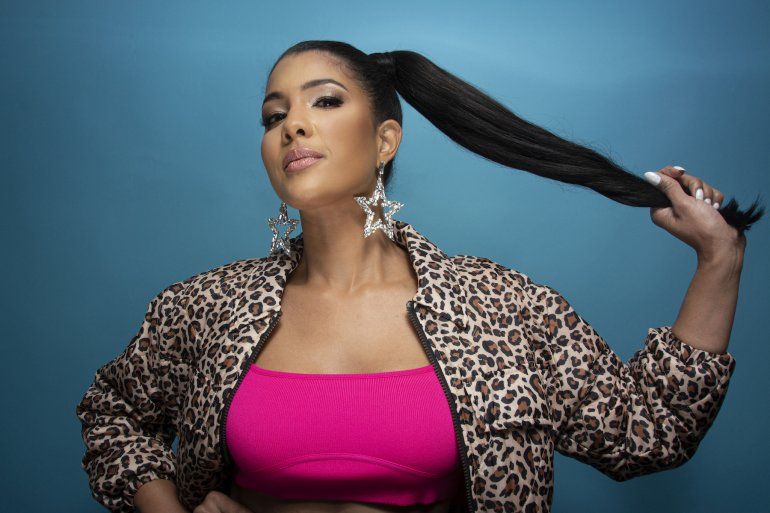 Sarodj Bertin defiende a las mujeres fuertes con Bla bla bla y Mi guerrera