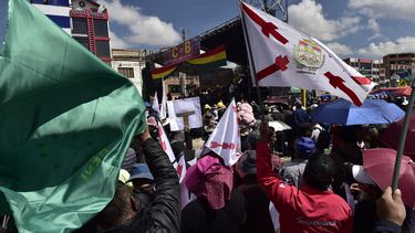 Trabajadores participan en una manifestación organizada por la Central Obrera Boliviana (COB) para conmemorar el Día Internacional de los Trabajadores, con la participación de maestros, obreros de fábricas y mineros, en El Alto, Bolivia, el 1 de mayo de 2026.