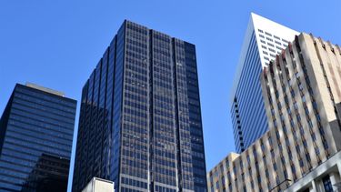 Edificios con paneles solares en Texas. cada vez más crece esta energía alternativa en Estados Unidos