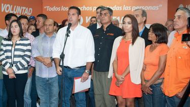 El dirigente, en nombre de Voluntad Popular, ratificó que los diputados de la tolda naranja que aparecen en el reportaje de investigación publicado por Armando Info fueron separados de sus cargos en el partido y en la Comisión de Contraloría de la Asamblea mientras concluye la investigación.&nbsp;