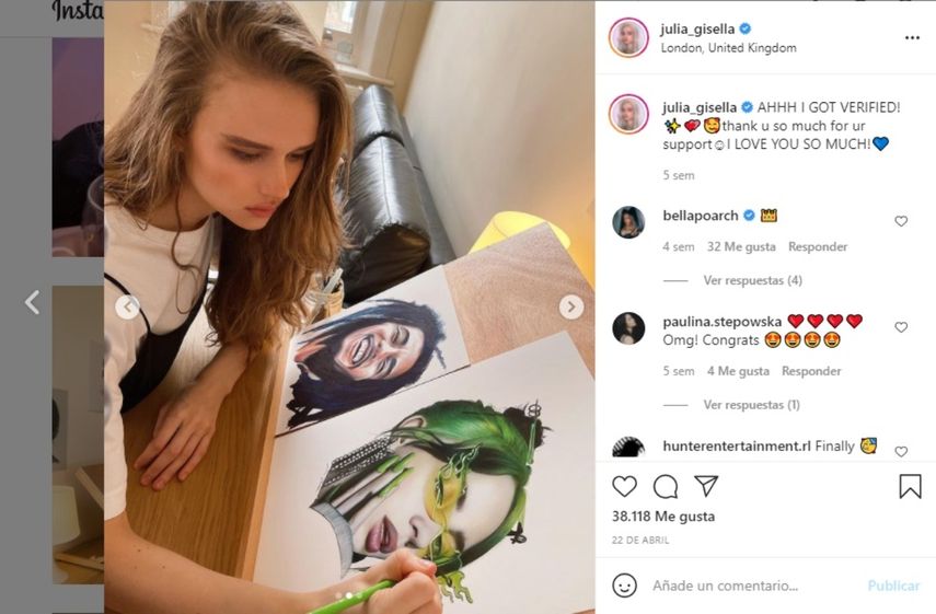 La artista Julia Gisella, con presencia en redes sociales y YouTube, es conocida por una serie de retratos de los rostros más famosos del mundo.