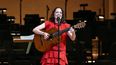 La cantautora mexicana Natalia Lafourcade se presenta en el Carnegie Hall de la ciudad de Nueva York el 10 de octubre de 2024.