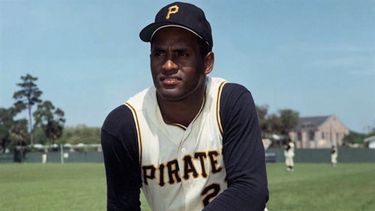 Clemente fue primer latinoamericano en conectar 3.000 imparables y en ser elegido al Salón de la Fama. (ARCHIVO)