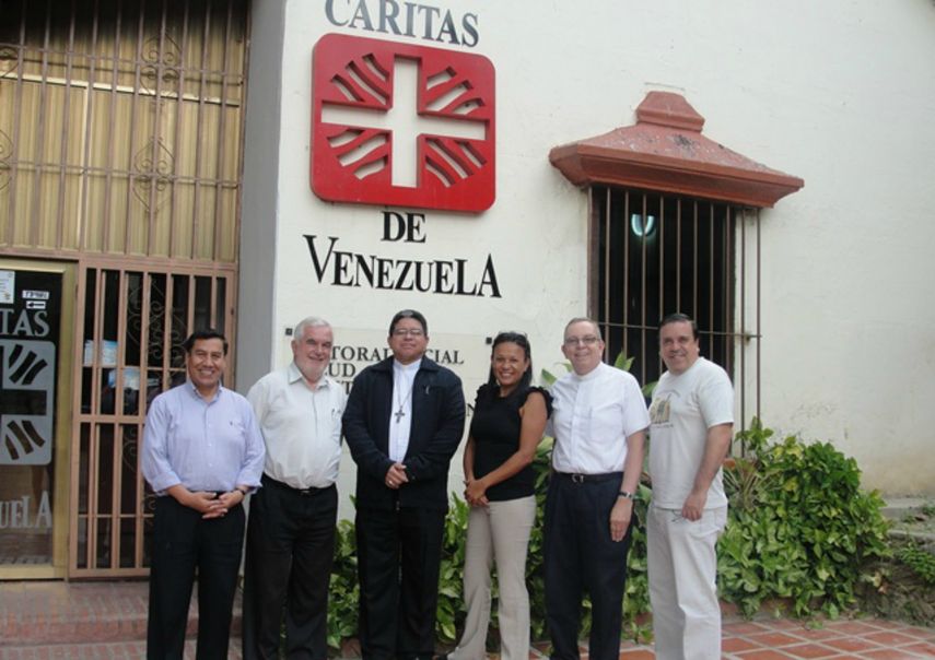 Se participó en reuniones con diferentes organismos ministeriales con el objetivo de solicitar el permiso para la entrada de la donación de medicamentos, indicó Cáritas