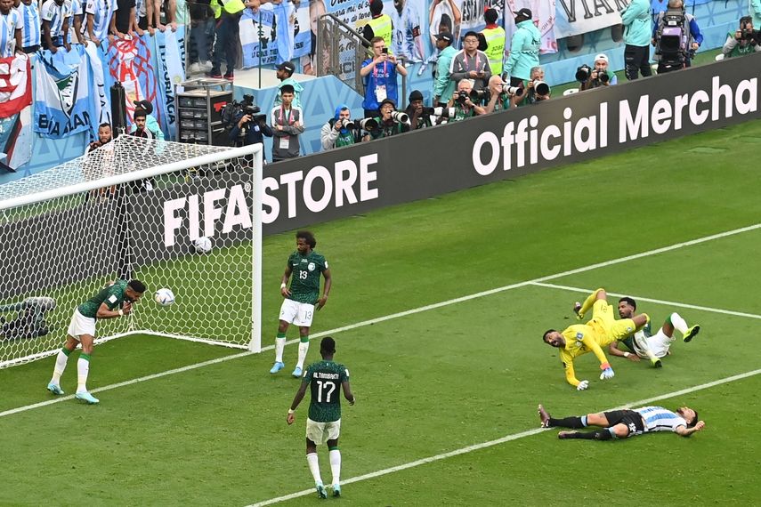 Arabia Saudí se salva en el minuto 90 contra un disparo de Argentina&nbsp;