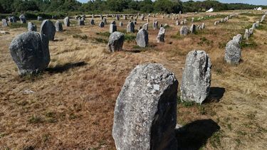 Esta vista general muestra los megalitos de de Carnac, en Carnac, oeste de Francia, el 4 de julio de 2025.&nbsp;