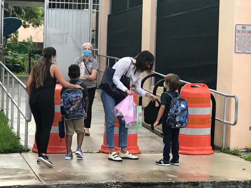Escuela Pública de Miami-Dade.