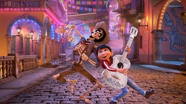 Uno de los clips de la película Coco que estrena Pixar en la que se detacan las nuevas canciones de los compositores Kristen Anderson-Lopez and Robert Lopez (Frosen)