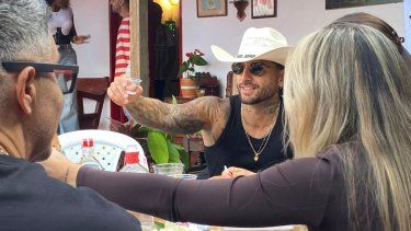 El cantante colombiano Maluma posa este miércoles, en Guarne, Colombia.&nbsp;