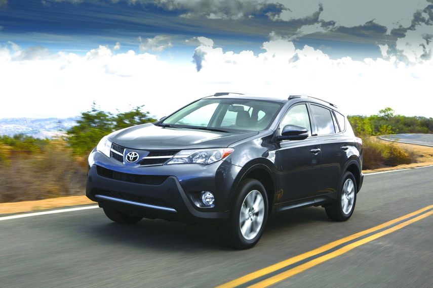 El Toyota RAV4 se ofrece en tres principales niveles de equipamiento: LE, XLE y Limited.