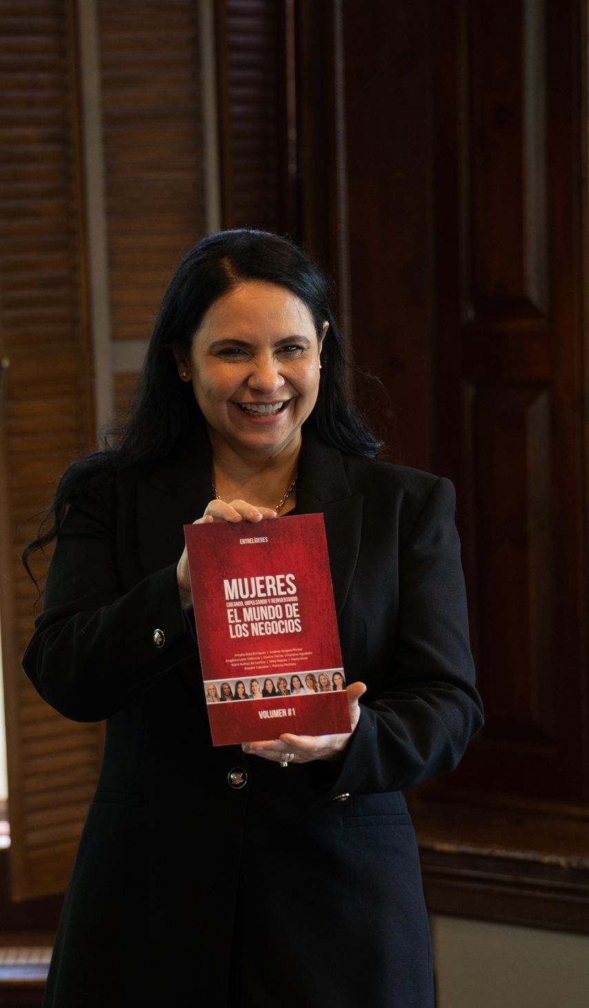 La Ph.D. Roselin Cabrales presenta el libro 