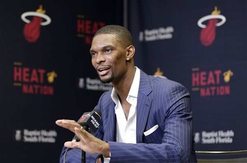 Bosh habló con los medios de comunicación sobre el paso que lleva su recuperación. (AP)