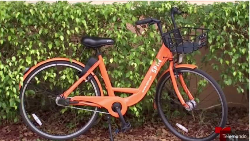 Las bicicletas anaranjadas de la compañía Spin fueron aprobadas con el fin de aliviar el tráfico.