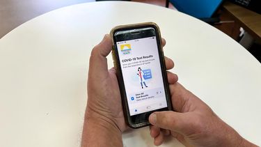 La aplicación digital Healthy Together, en inglés, es gratuita.