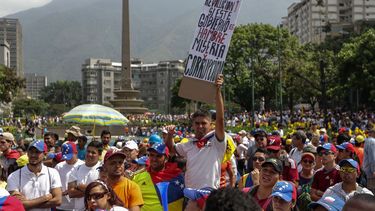 La oposicion venezolana no ha dejado de protestar en las últimas tres semanas, y se plantea continuar hasta tanto no se llega a un acuerdo sobre elecciones&nbsp;