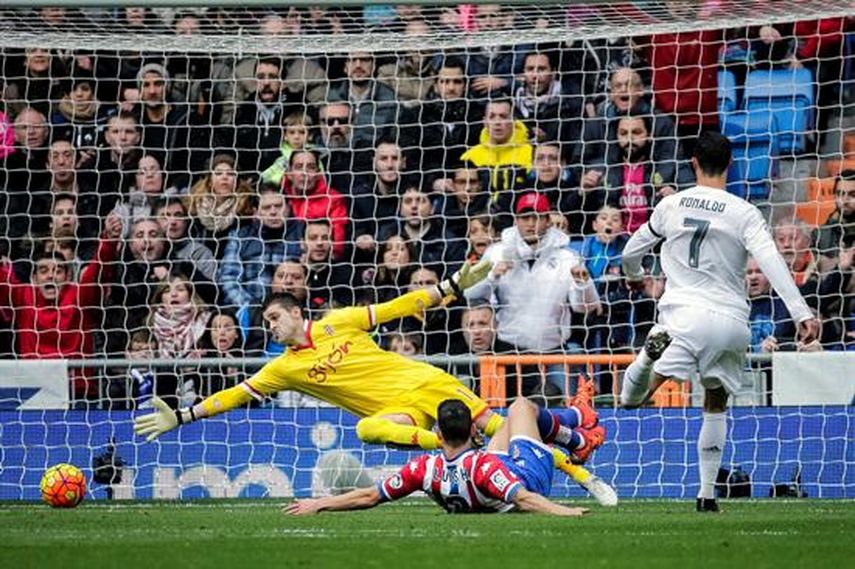 Cristiano marcó dos tantos, incluyendo el cuarto del Real Madrid en el partido del domingo. (EFE)