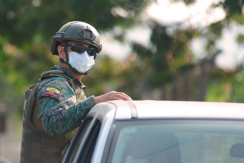 Oficial de las Fuerzas Armadas de Ecuador.