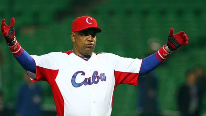 Víctor Mesa ha sido el mánager de Cuba en los recientes torneos internacionales. (ARCHIVO)