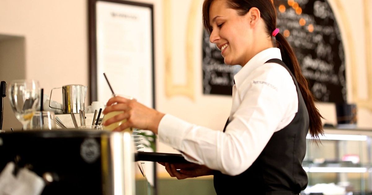 El sector de servicios vuelve a crecer en agosto por tercer mes consecutivo