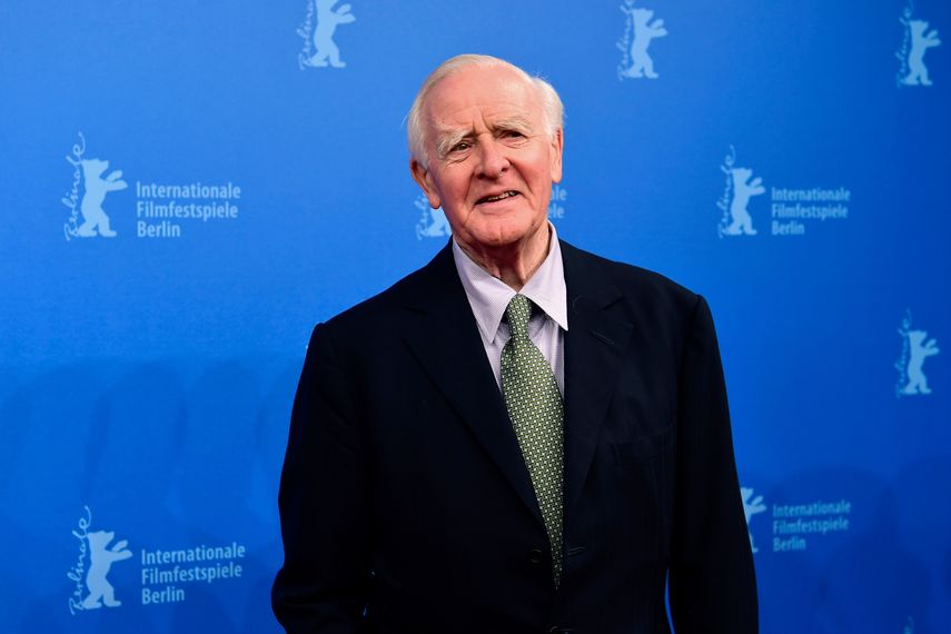 En esta foto de archivo tomada el 18 de febrero de 2016, el autor británico John le Carre (David John Moore Cornwell) asiste a la proyección de la serie especial de la Berlinale The Night Manager durante el 66 ° Festival de Cine de la Berlinale en Berlín.