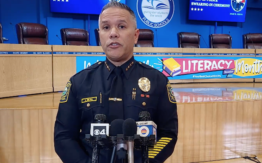 Iván Silva jura como nuevo jefe del Departamento de Policía de las Escuelas Públicas de Miami-Dade.