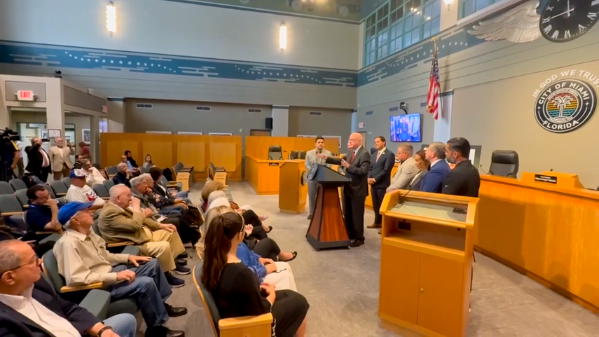 Conferencia de prensa para anunciar una manifestación masiva y jornada de oración titulada Salvar a Cuba en Miami.