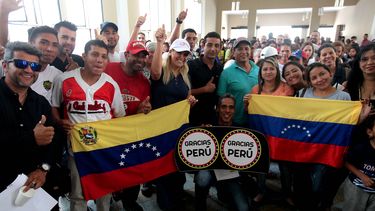 Más del 70% de las solicitudes han sido aceptadas, con lo cual los venezolanos pueden estudiar, suscribir contratos de trabajo, acceder a servicios de salud, obtener una cuenta bancaria y un Registro Único de Contribuyente (RUC).