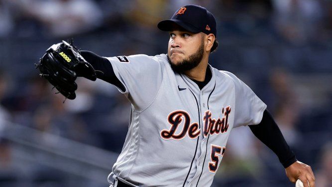 Foto del 7 de septiembre del 2023, el abridor de los Tigres de Detroit, el venezolano Eduardo Rodríguez lanza en el encuentro ante los Yanquis de Nueva York. El miércoles 6 de diciembre del 2023, Rodríguez firma con los Cascabeles de Arizona.&nbsp;