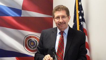 El director del Instituto Interamericano por la Democracia, Carlos S&aacute;nchez Berza&iacute;n.