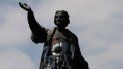 Una estatua de Cristóbal Colón vandalizada, en la avenida Paseo de la Reforma en Ciudad de México, el 28 de septiembre de 2020. El gobierno anunció el domingo 5 de septiembre de 2021 que la estatua será reemplazada por una en honor a las mujeres indígenas. Una estatua de Cristóbal Colón vandalizada, en la avenida Paseo de la Reforma en Ciudad de México, el 28 de septiembre de 2020. El gobierno anunció el domingo 5 de septiembre de 2021 que la estatua será reemplazada por una en honor a las mujeres indígenas.